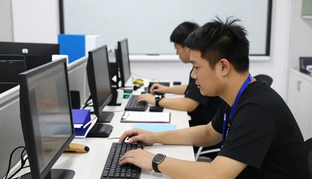 鼎鼎赋能控股有限公司分享软件技术开发应用经验